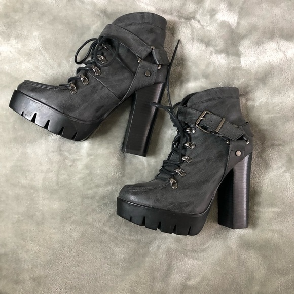 Gray ankle Boots - Picture 6 of 7